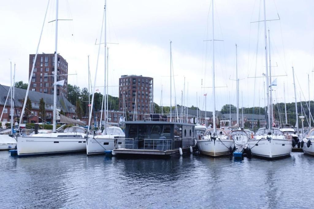 Hausboot Fjord Meeresbrise Mit Dachterrasse In 플렌스부르크 외부 사진