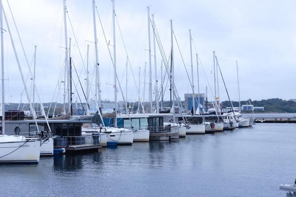 Hausboot Fjord Meeresbrise Mit Dachterrasse In 플렌스부르크 외부 사진